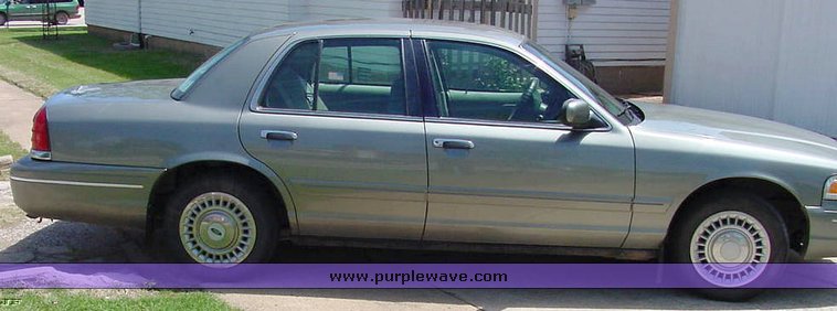 image for item 1000 2000 Ford Crown Victorial Police Interceptor Model 71