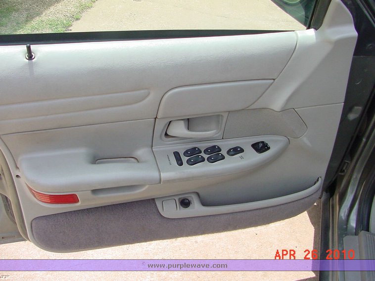 image for item 1000 2000 Ford Crown Victorial Police Interceptor Model 71