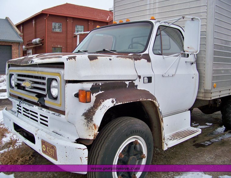 image for item 1010 1987 Chevrolet C60 box truck