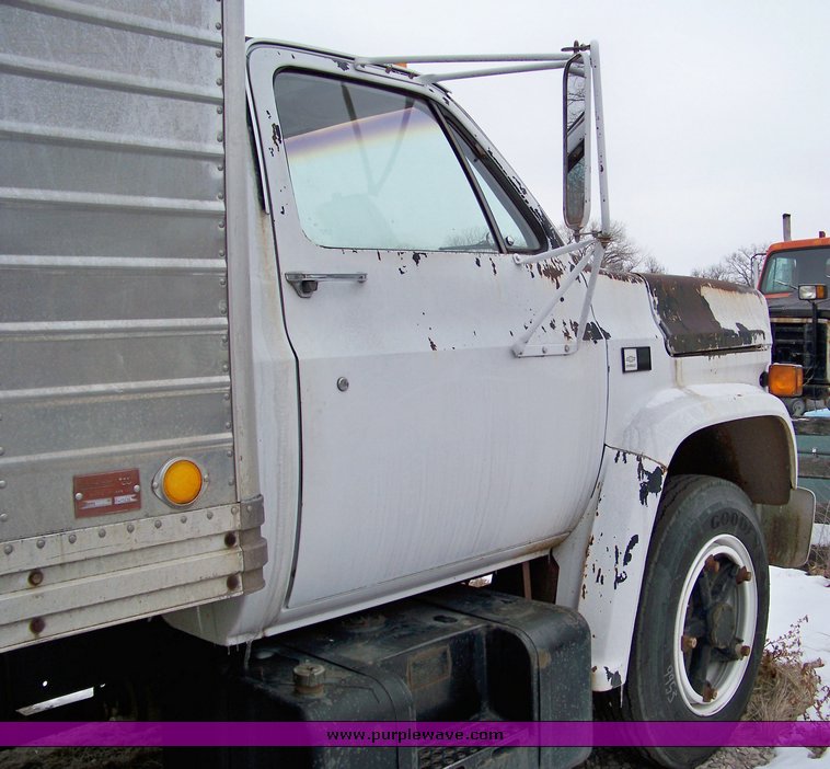 image for item 1010 1987 Chevrolet C60 box truck