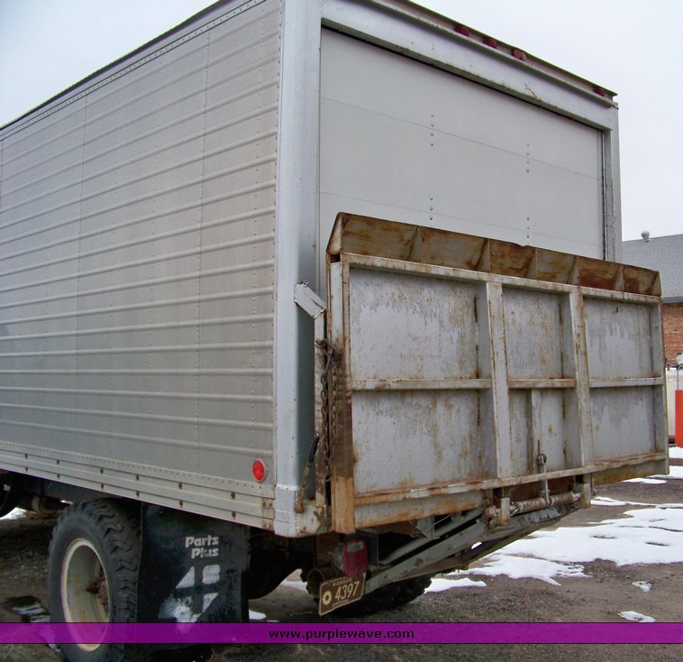 image for item 1010 1987 Chevrolet C60 box truck