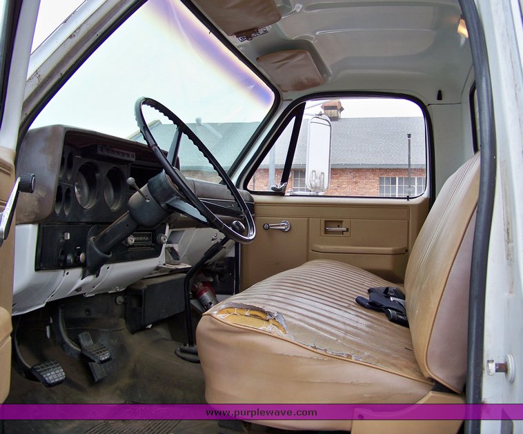 image for item 1010 1987 Chevrolet C60 box truck