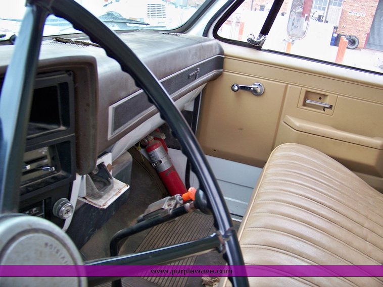 image for item 1010 1987 Chevrolet C60 box truck