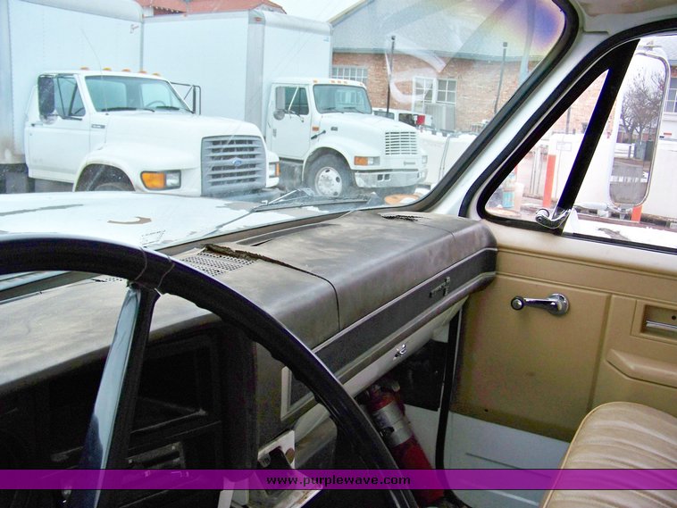 image for item 1010 1987 Chevrolet C60 box truck