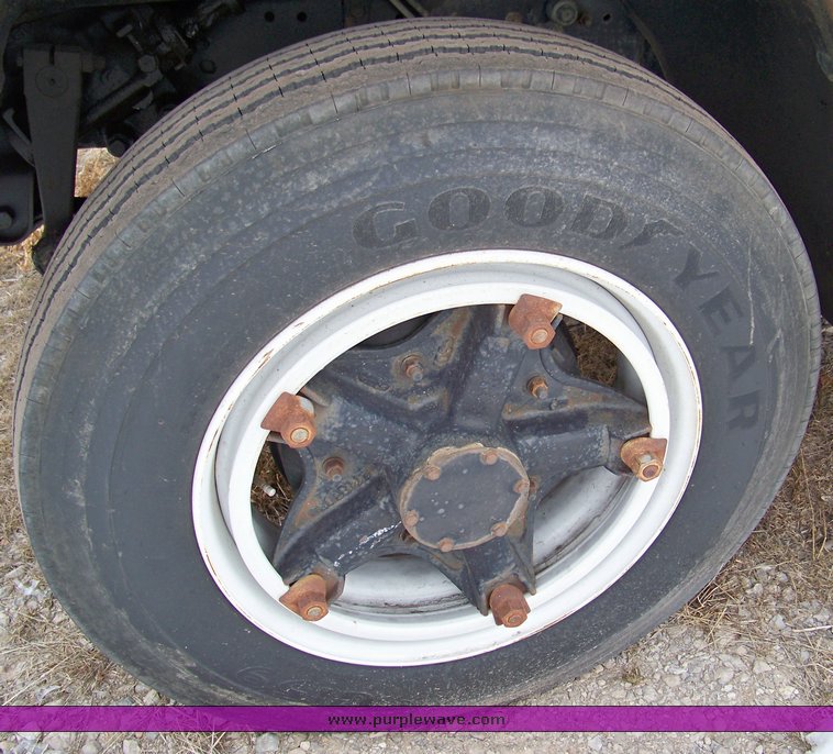 image for item 1010 1987 Chevrolet C60 box truck