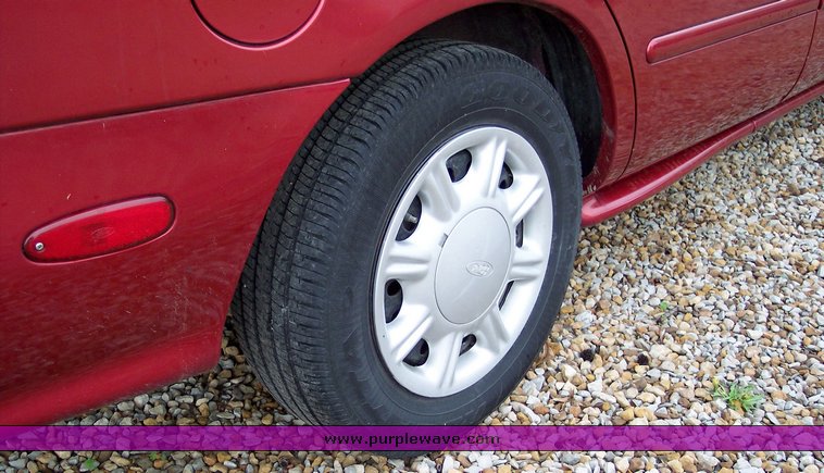 image for item 1406 1998 Ford Taurus SE station wagon