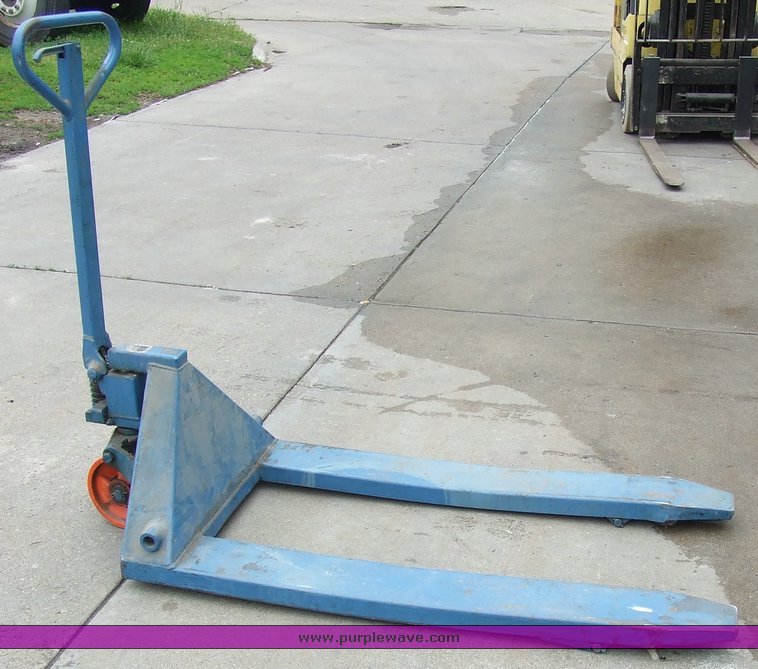image for item 2127 Blue Giant pallet jack