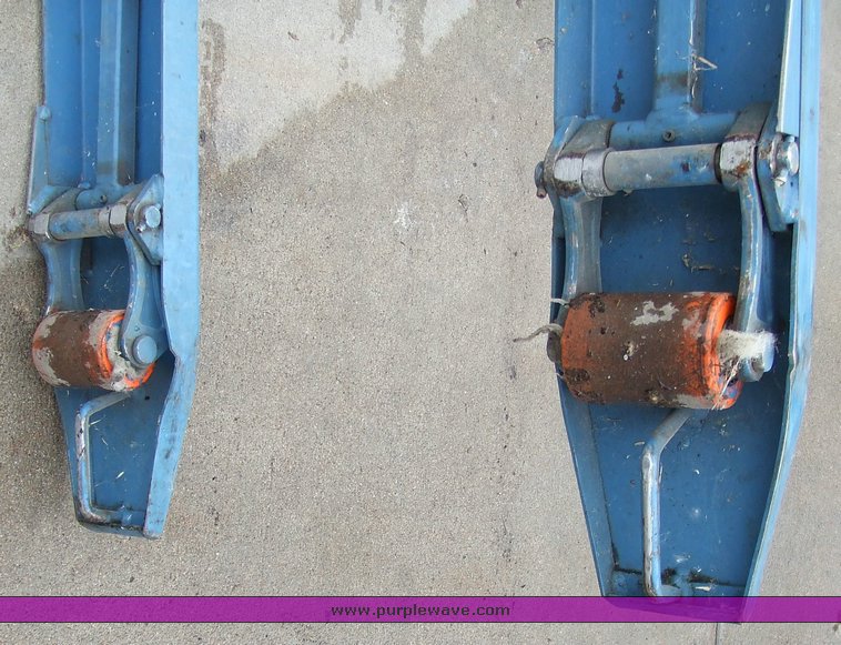 image for item 2127 Blue Giant pallet jack