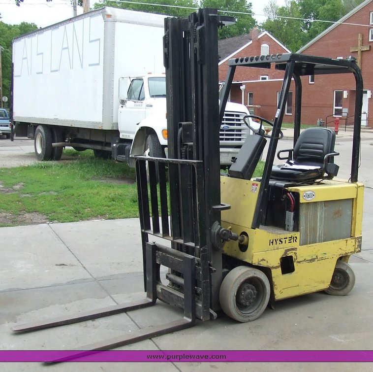 image for item 2129 1984 Hyster E30XL electric forklift