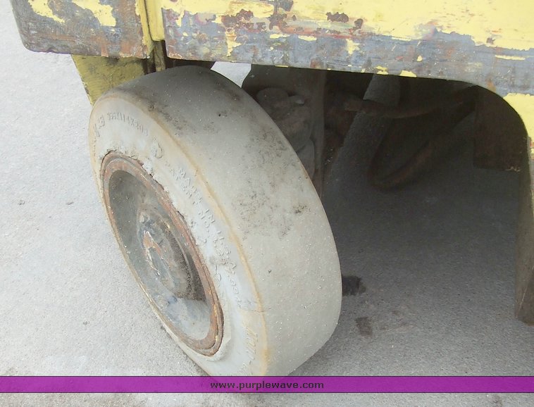 image for item 2129 1984 Hyster E30XL electric forklift