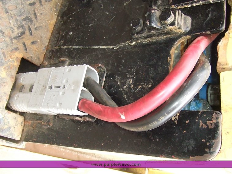 image for item 2129 1984 Hyster E30XL electric forklift