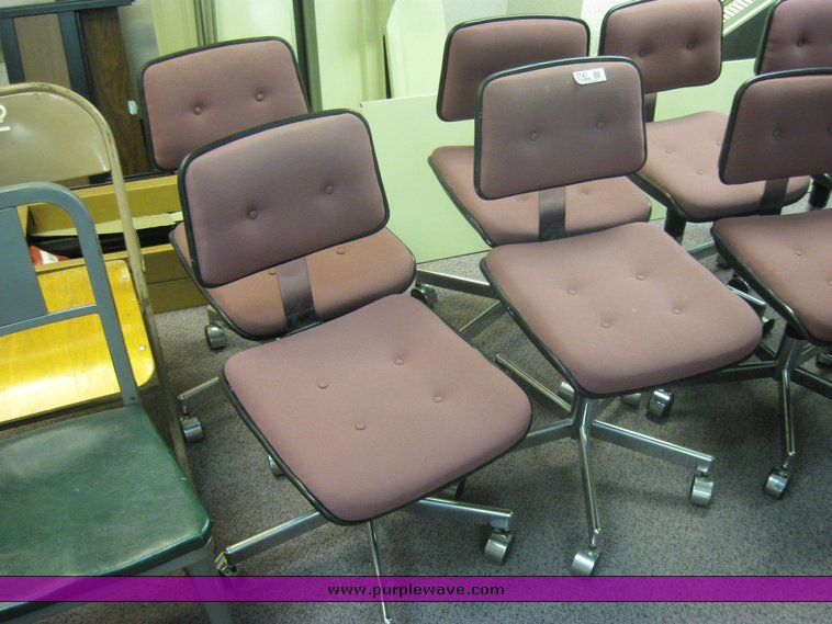 image for item 2141 (8) office chairs on casters