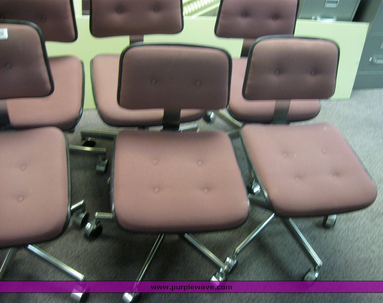 image for item 2141 (8) office chairs on casters