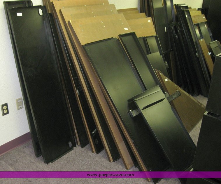 image for item 2142 Assorted office modular furniture