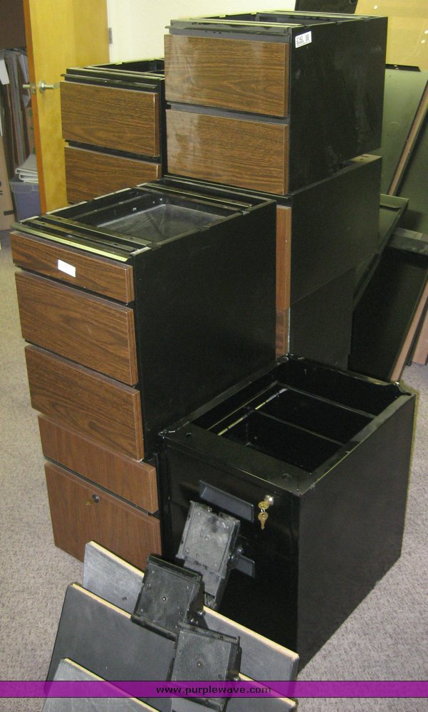 image for item 2142 Assorted office modular furniture