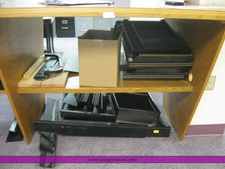 image for item 2142 Assorted office modular furniture