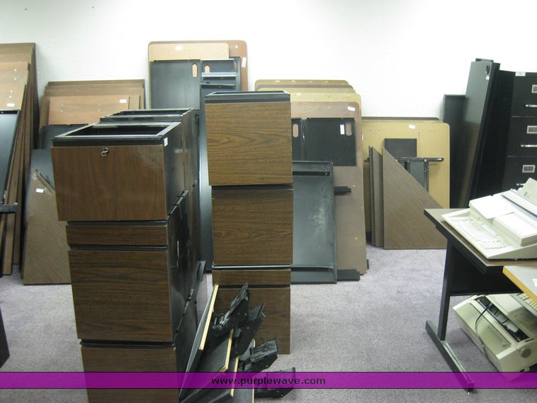 image for item 2143 Assorted office modular furniture