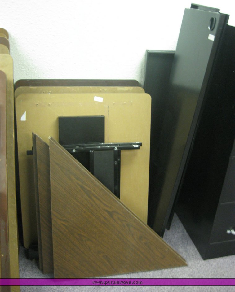 image for item 2143 Assorted office modular furniture