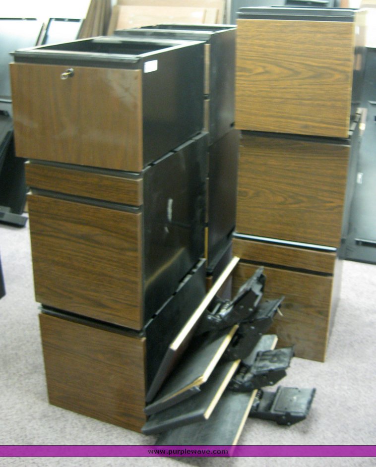 image for item 2143 Assorted office modular furniture