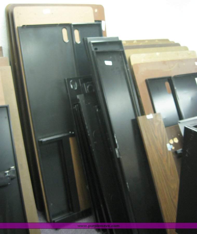 image for item 2143 Assorted office modular furniture