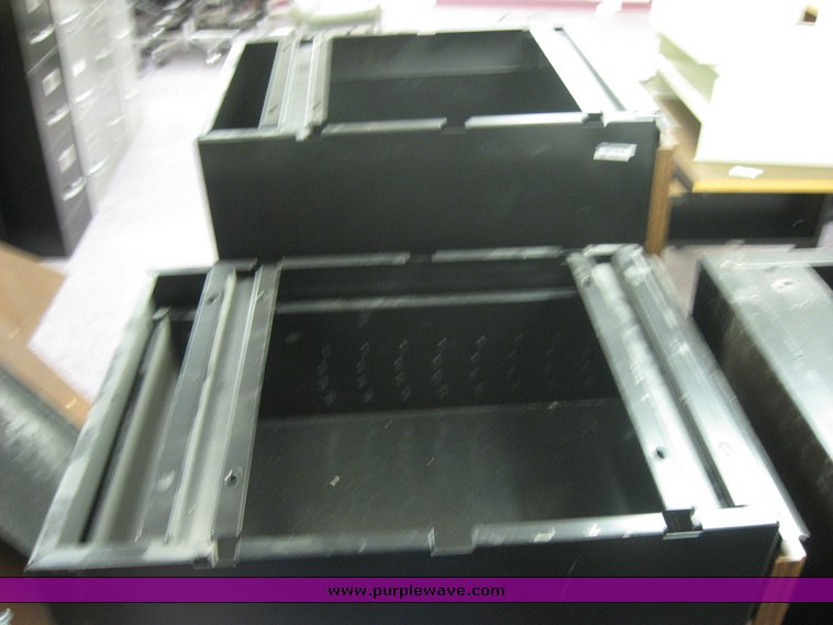 image for item 2143 Assorted office modular furniture