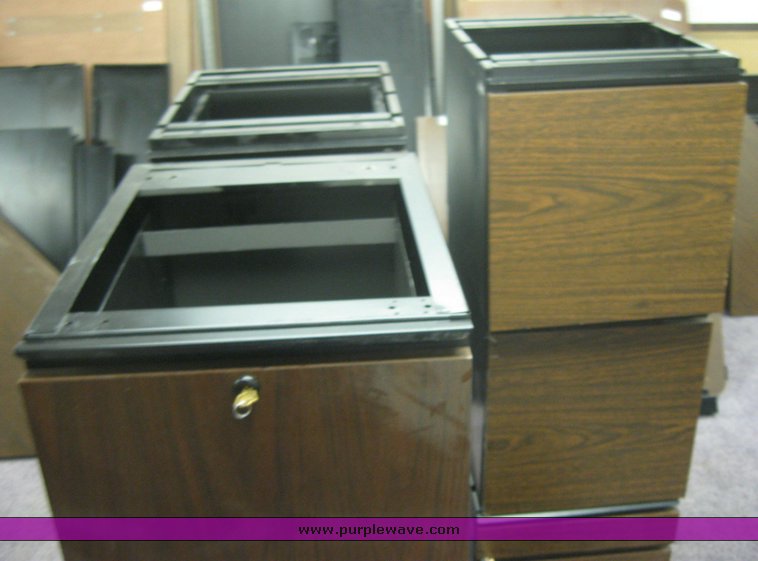 image for item 2143 Assorted office modular furniture