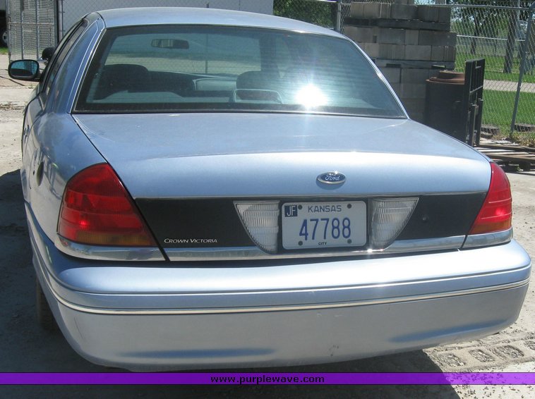 image for item 2251 1998 Ford Crown Victoria Police Interceptor