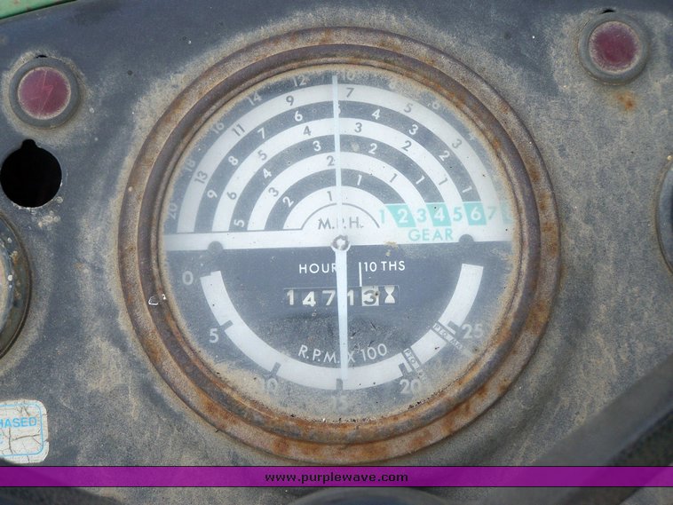 image for item 2450 1978 John Deere 2240 tractor with loader