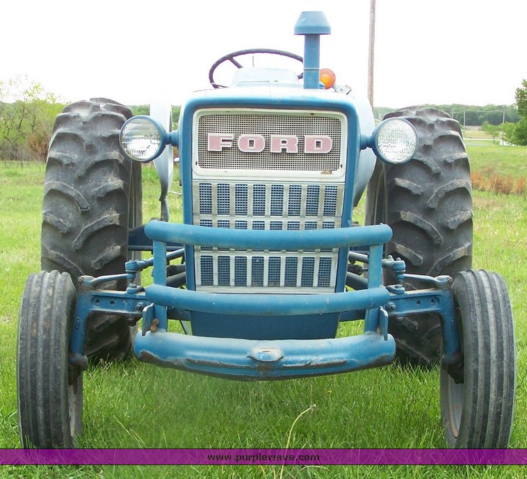 image for item 2452 1972 Ford 3000 tractor