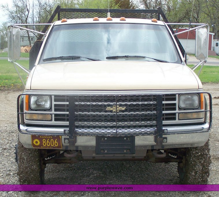 image for item 2456 1990 Chevrolet K3500 flat bed pickup truck