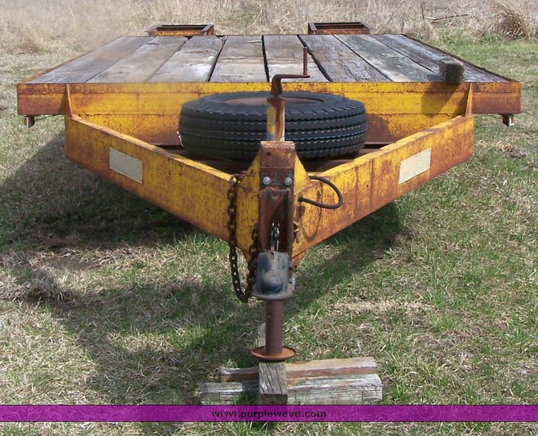 image for item 2457 1974 Carrier King 15' trailer