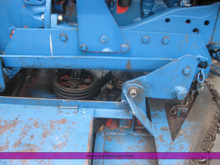 image for item 2458 1962 Ford 901 work master tractor