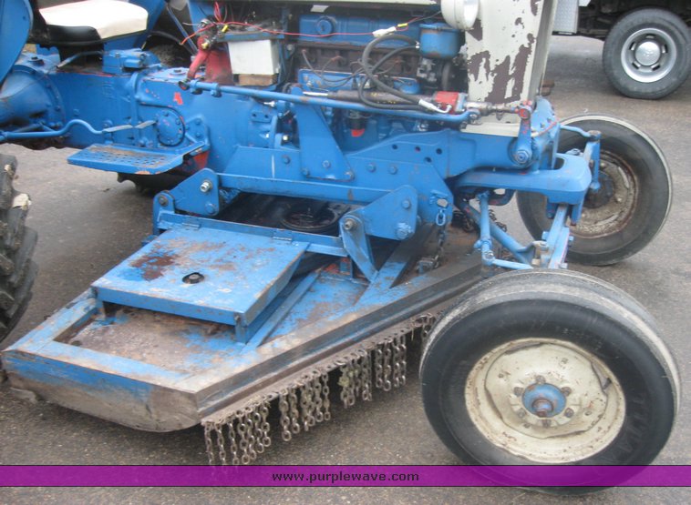 image for item 2458 1962 Ford 901 work master tractor