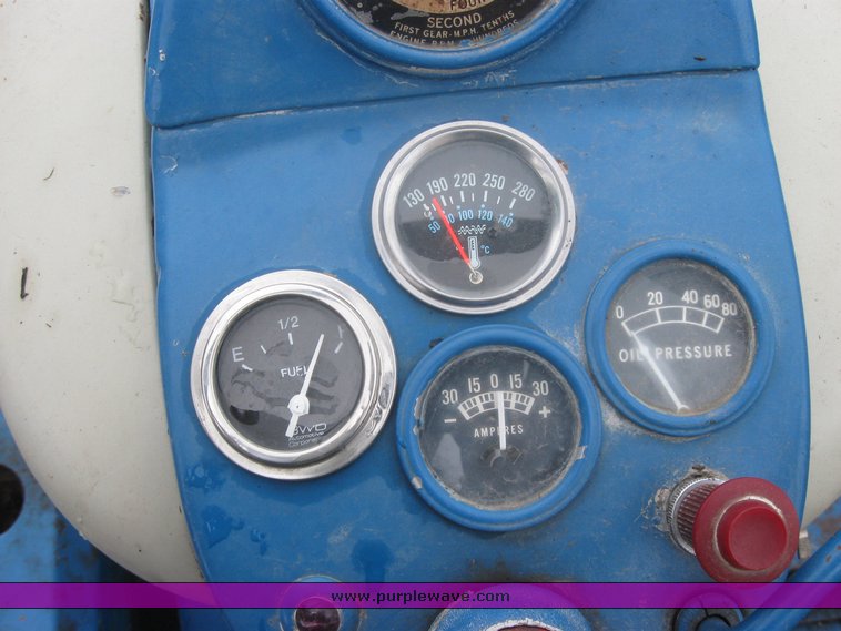 image for item 2458 1962 Ford 901 work master tractor