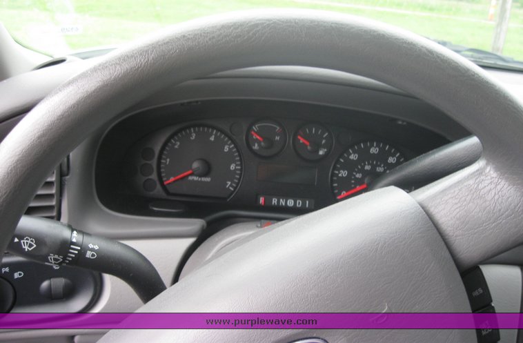 image for item 2496 2006 Ford Taurus SE