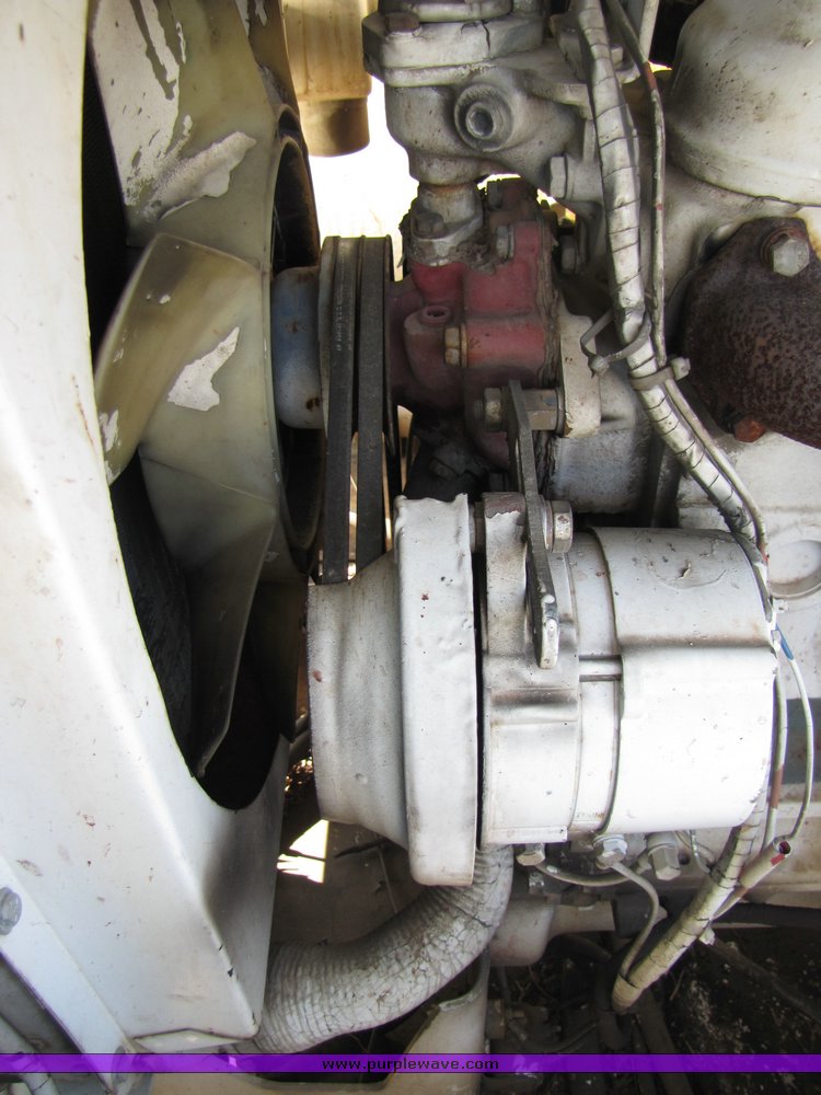 image for item 3069 1983 International Series S1954 vactor truck