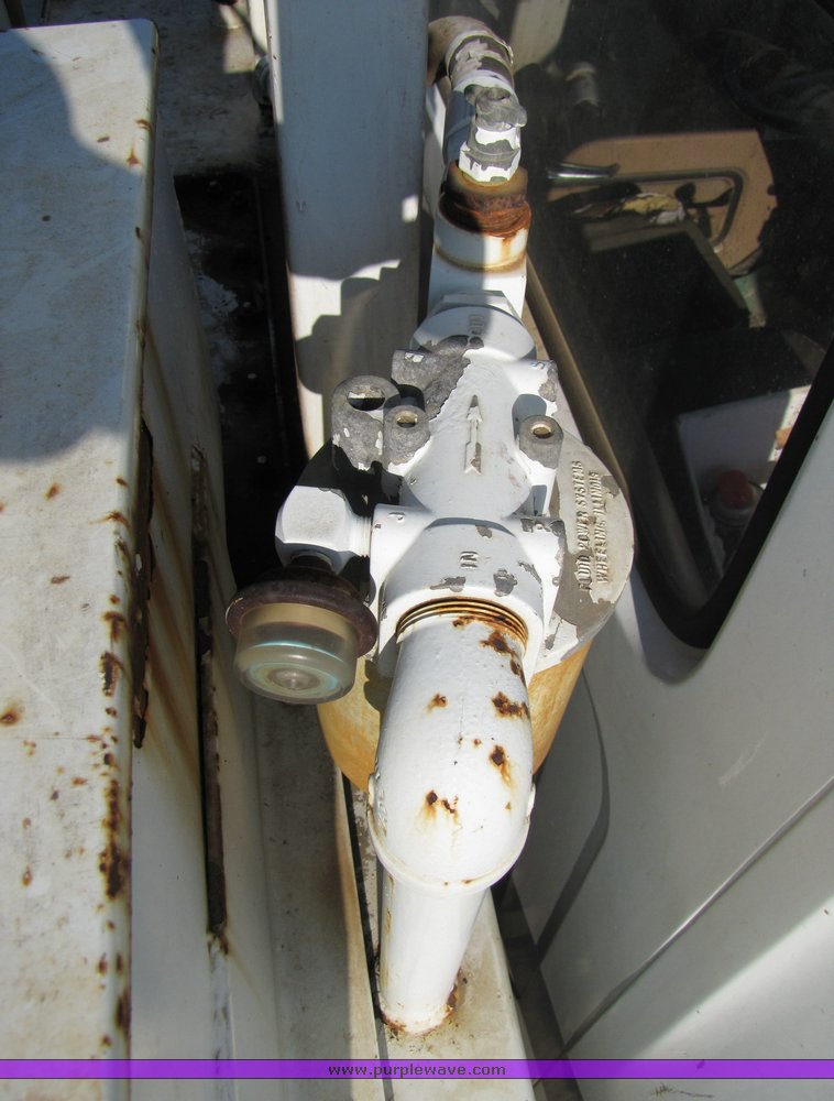 image for item 3069 1983 International Series S1954 vactor truck