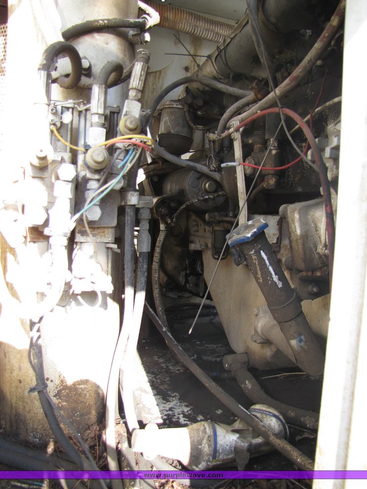 image for item 3069 1983 International Series S1954 vactor truck