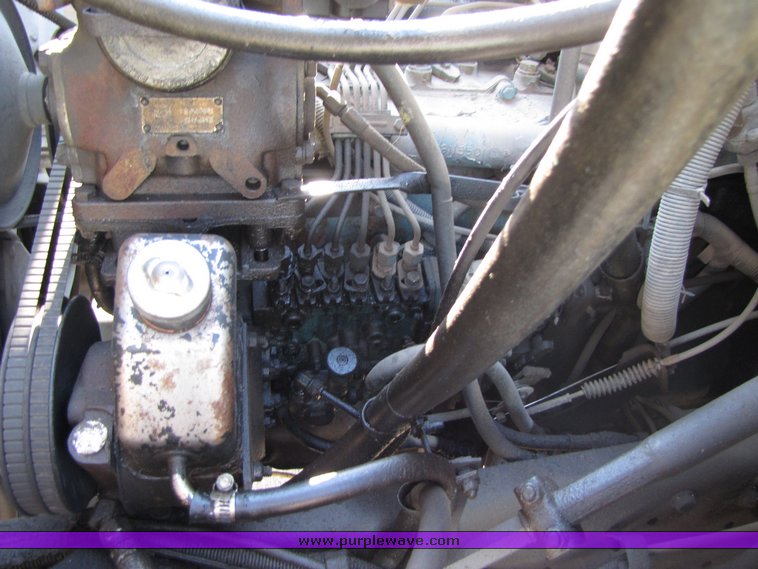 image for item 3069 1983 International Series S1954 vactor truck