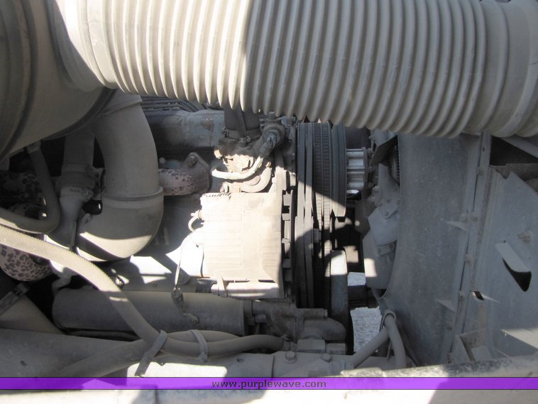 image for item 3069 1983 International Series S1954 vactor truck