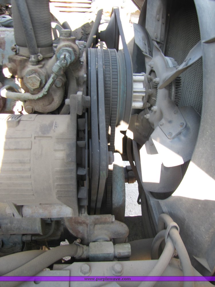 image for item 3069 1983 International Series S1954 vactor truck
