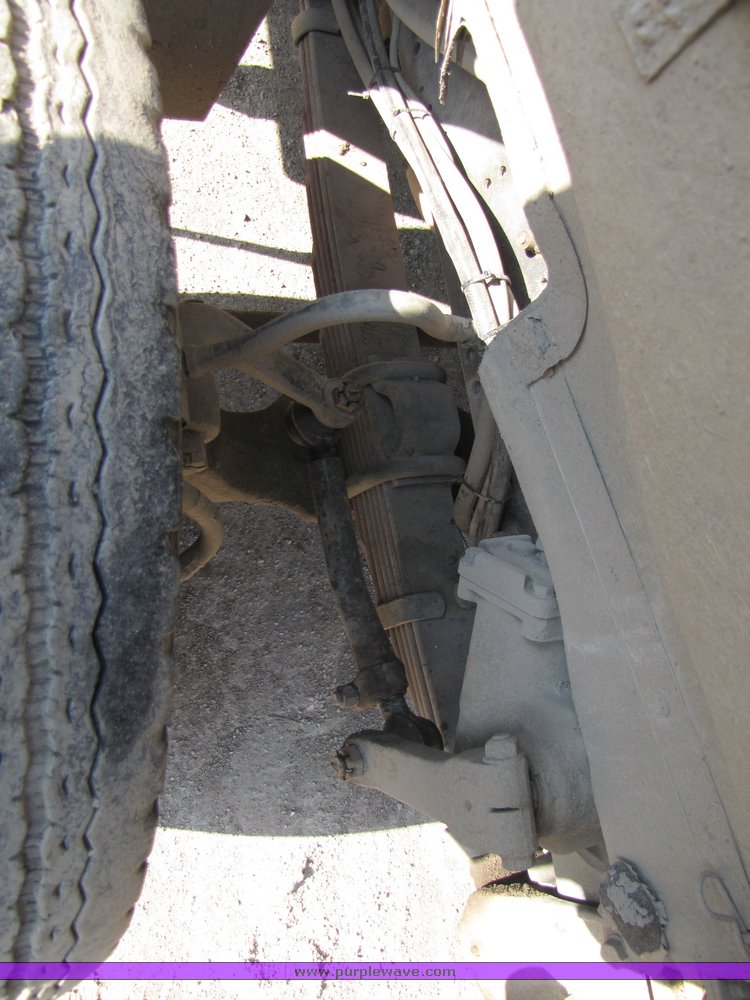 image for item 3069 1983 International Series S1954 vactor truck