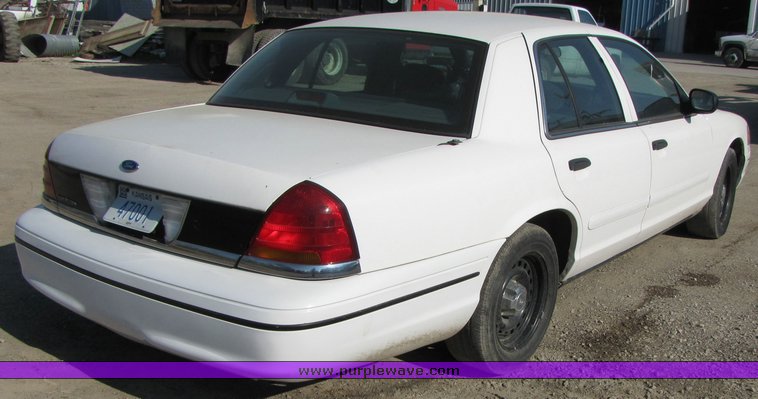 image for item 3070 1999 Ford Crown Victoria Police Interceptor