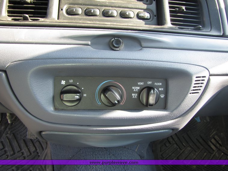 image for item 3070 1999 Ford Crown Victoria Police Interceptor