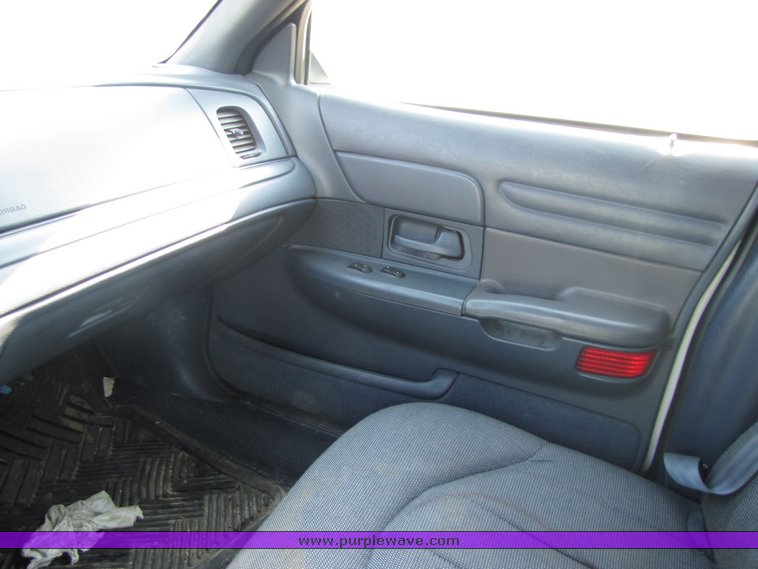 image for item 3070 1999 Ford Crown Victoria Police Interceptor