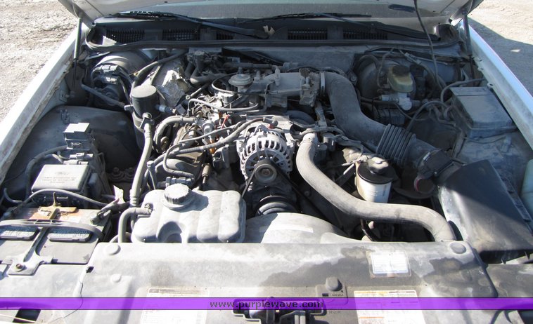 image for item 3070 1999 Ford Crown Victoria Police Interceptor