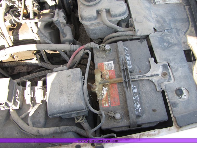 image for item 3070 1999 Ford Crown Victoria Police Interceptor