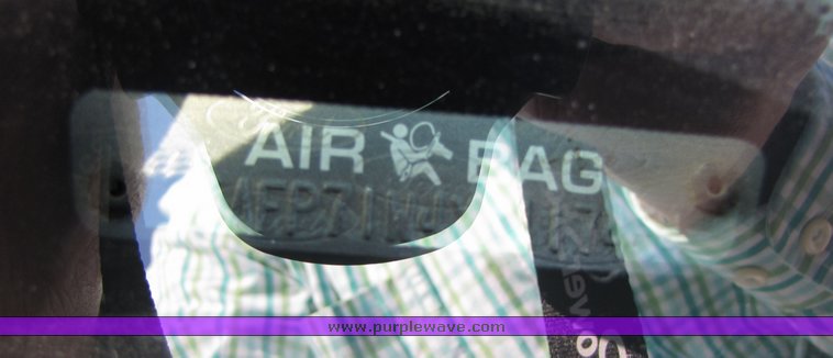 image for item 3070 1999 Ford Crown Victoria Police Interceptor