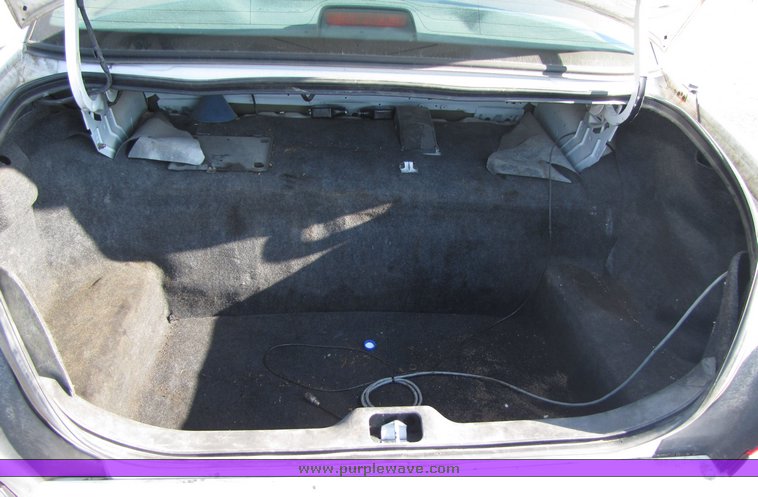 image for item 3070 1999 Ford Crown Victoria Police Interceptor