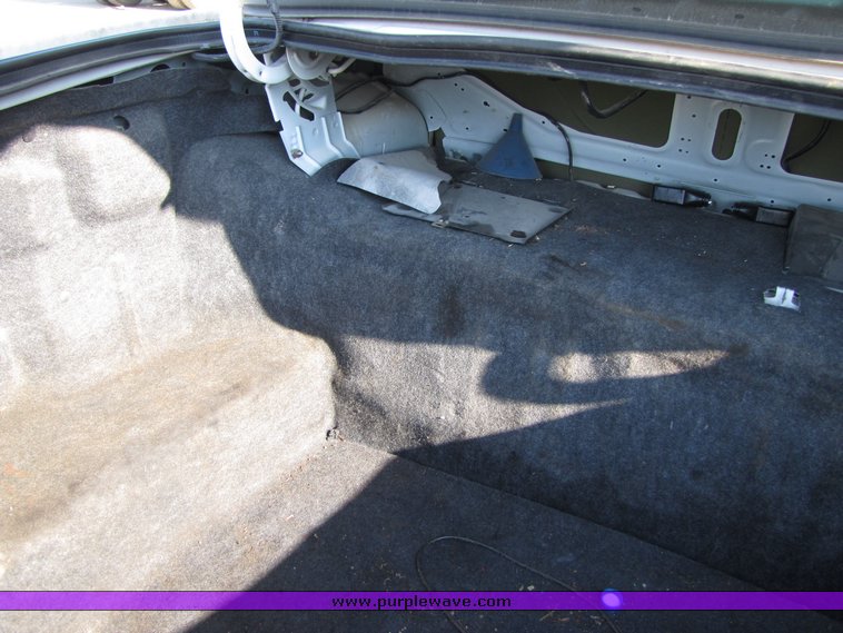 image for item 3070 1999 Ford Crown Victoria Police Interceptor